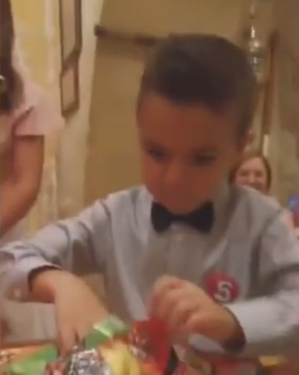 Mali navijač Juventusa dobio dres Intera za rođendan (VIDEO)