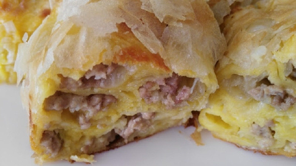 Kuglof pita sa mesom! (VIDEO)