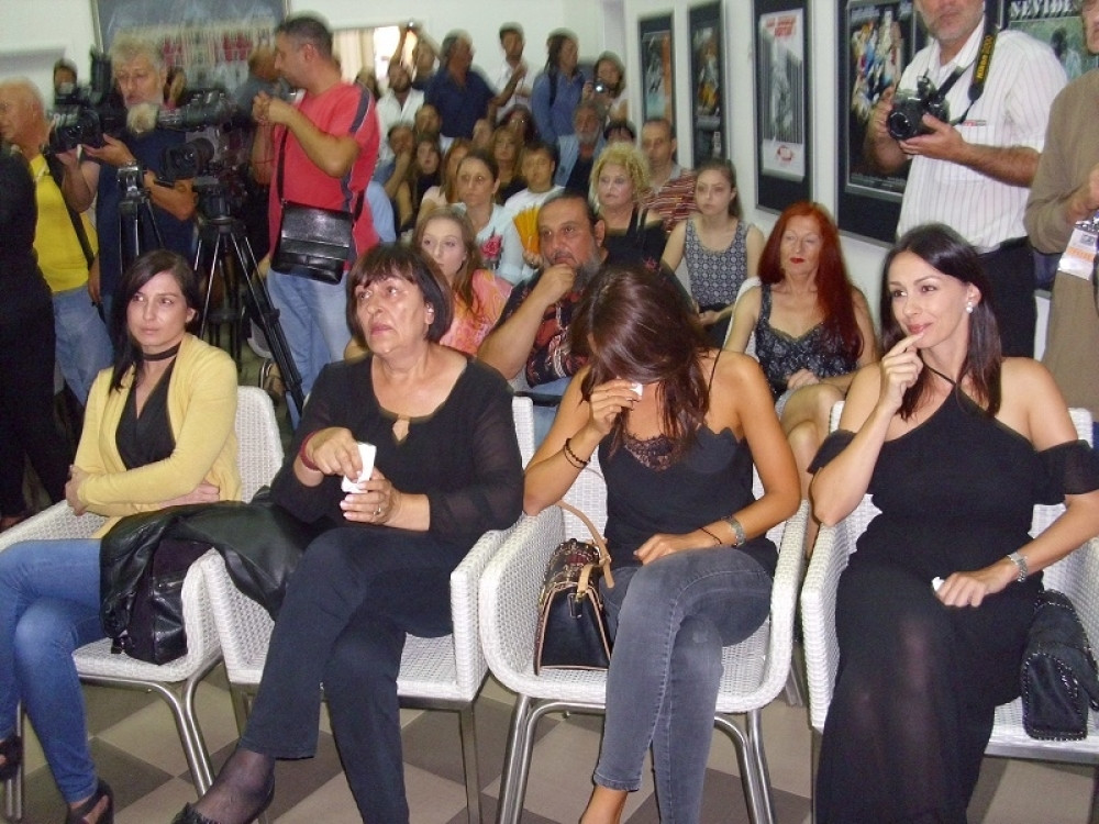 Sloboda i Dragana Mićalović u suzama zbog oca (FOTO)