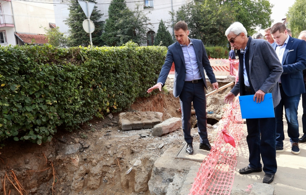 Mali i Nikodijević nadgledali zamenu toplovodne mreže