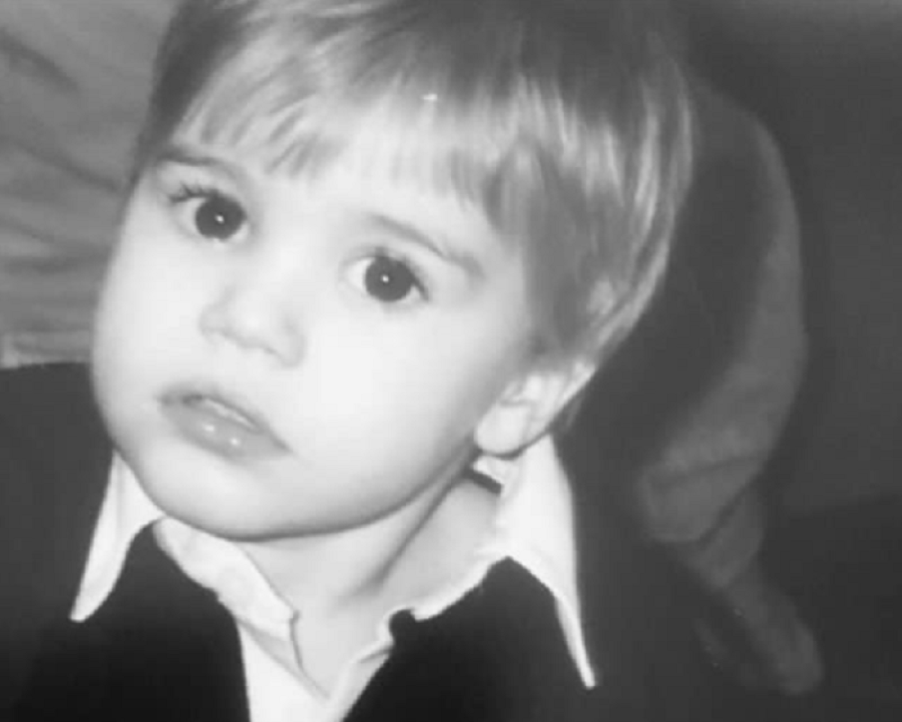 Za ovim dečakom sada lude mnoge žene (FOTO)