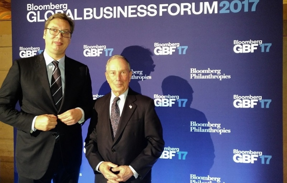 Vučić sa Majklom Blumbergom na Poslovnom forumu