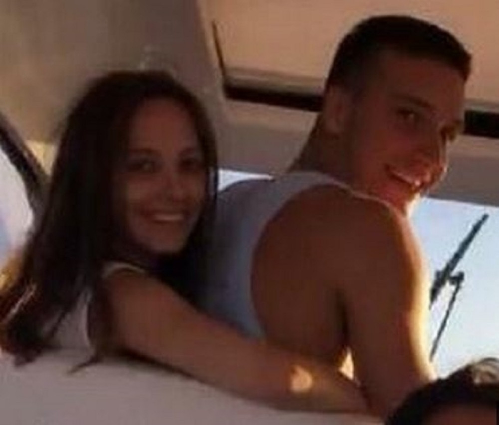 Naša glumica krije vezu sa kolegom iz Hrvatske, a sada su konačno uhvaćeni zajedno! Udaje se za njega, a sa ovom pevačicom je bio pre nje!