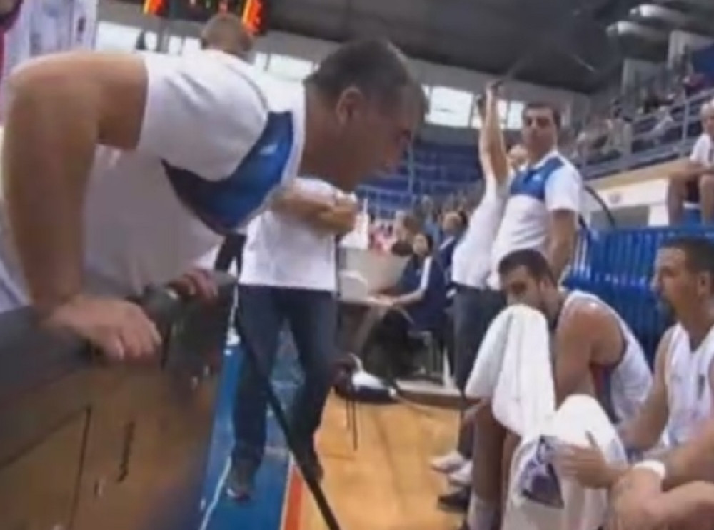 "Hoćeš platu? Dobićeš tablu u glavu!" (VIDEO)