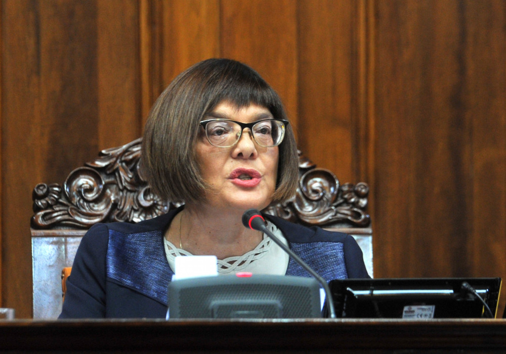 Maja Gojković uplakana napustila sednicu