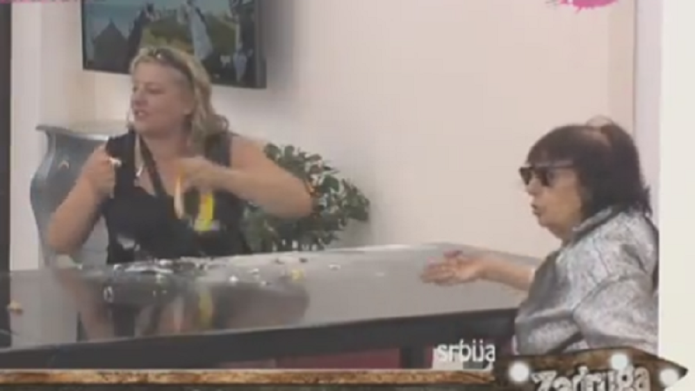 Uroš prosuo Smilji smeće na glavu! (VIDEO)