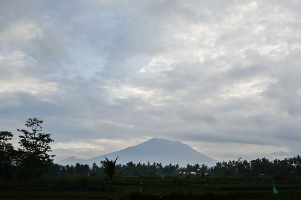 Bali u strahu od erupcije vulkana, evakuisano 35.000 ljudi