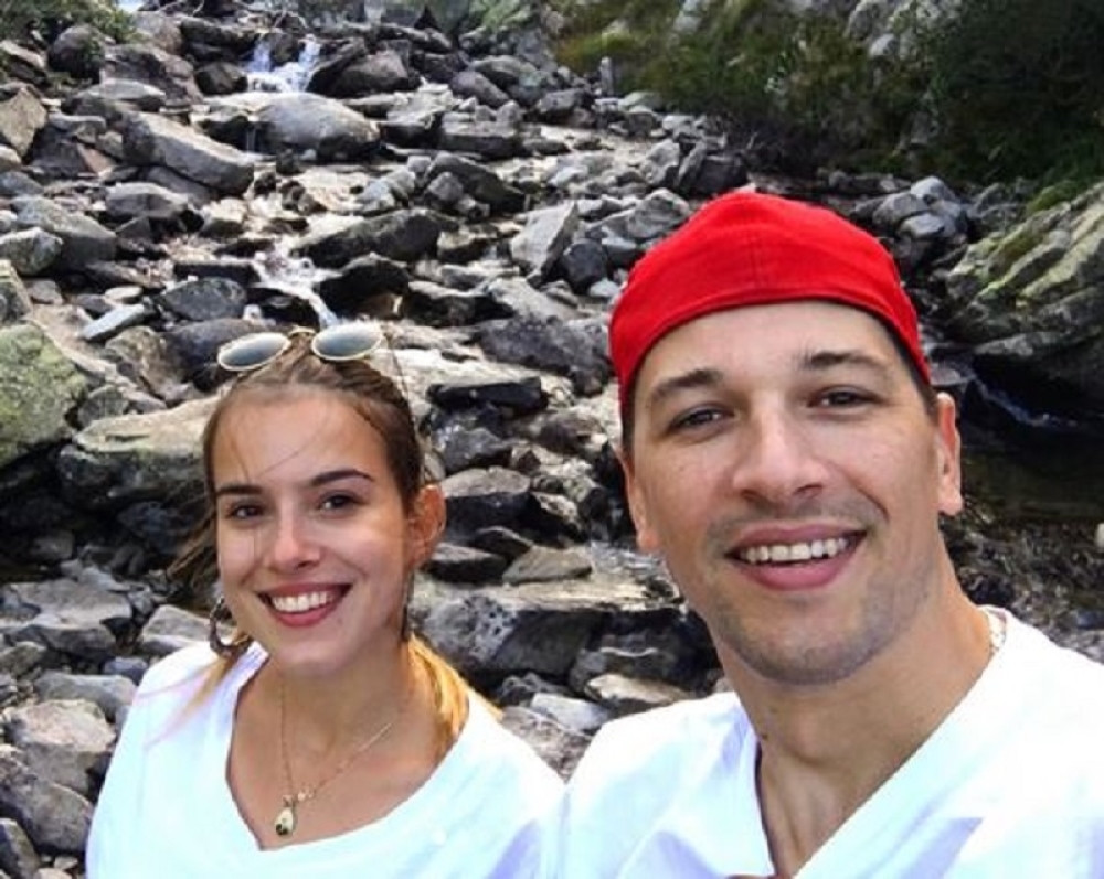 Viktor se posvađao sa drugarom zbog devojke!