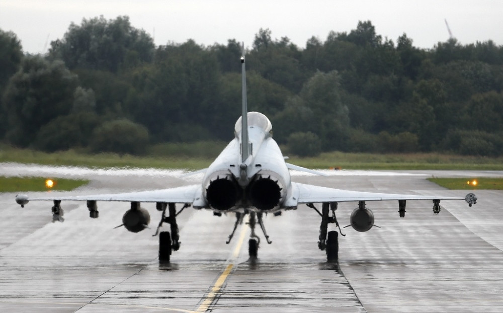 "Tajfun" se srušio u more, pilot poginuo