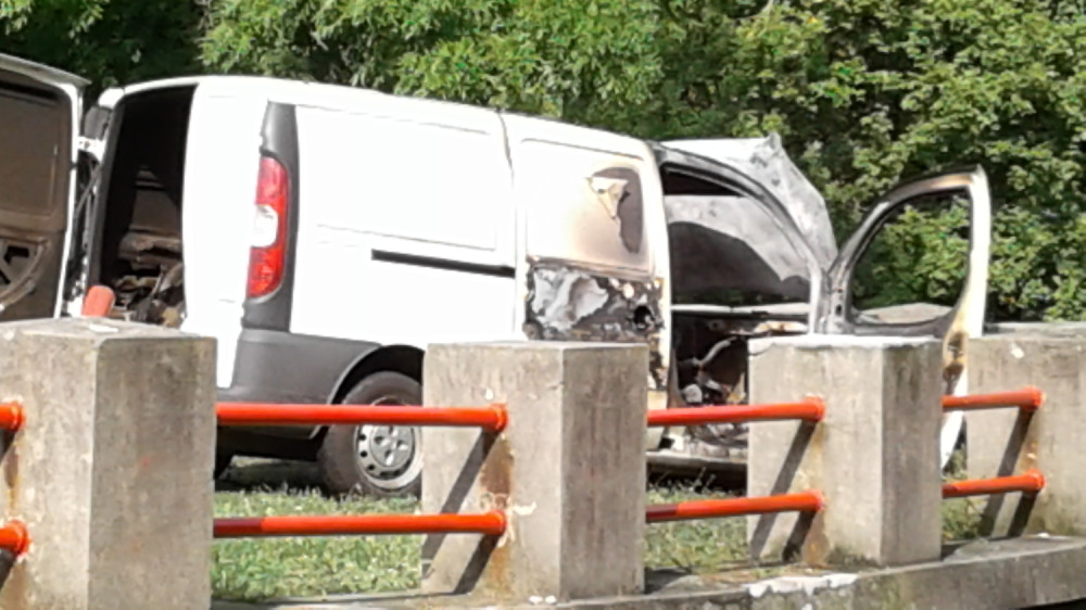 Radenko živ izgoreo u kombiju!