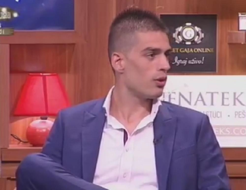 Vujadin Savić završio u krevetu sa Mirkinom babom! (VIDEO)