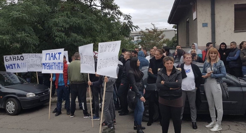 Protest zbog Šapićeve posete Kosovskoj Mitrovici (FOTO)