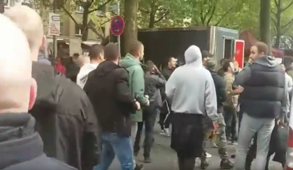 "Delije" marširaju Kelnom! (VIDEO)