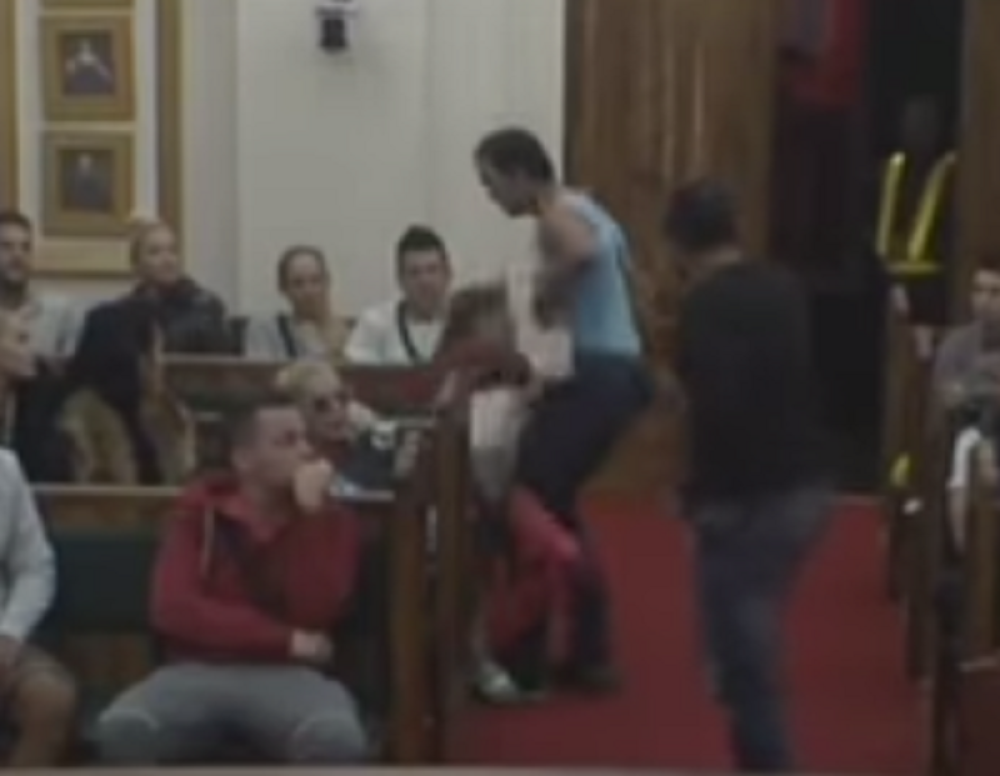 Marko fizički nasrnuo na suprugu Divnu (VIDEO)