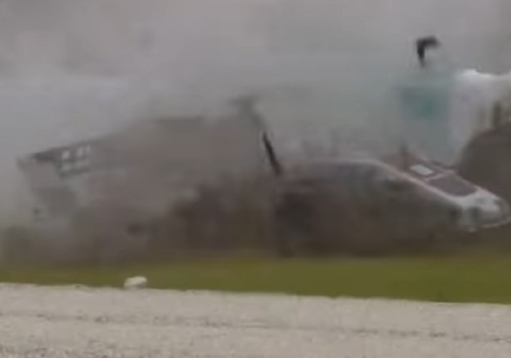 Strahovit udes na treningu Formule jedan (VIDEO)