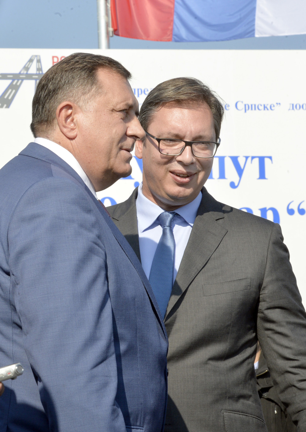 Vučić: Ne vršim pritiske ni na koga, pa ni na Dodika