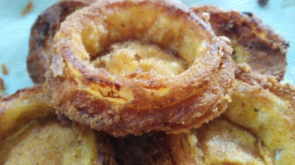 Punjeni pohovani luk