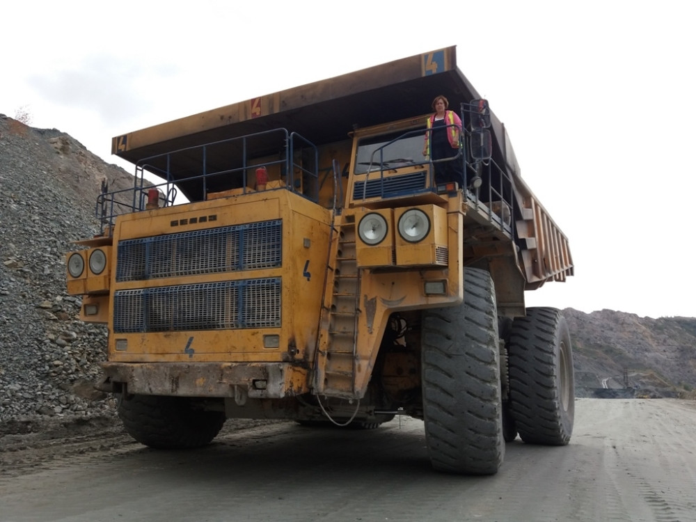 Mira tera grdosiju od 220 tona kao muško!