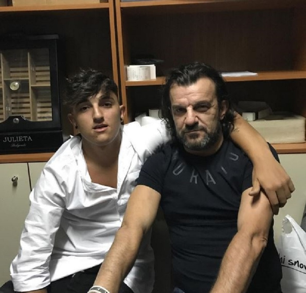 Andrej: Tata mi sve plaća!