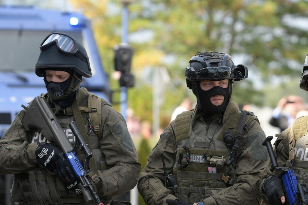 Komšiluk se žalio na buku i nesnosnu toplotu iz stana! Kad je policija upala usledio je ŠOK! Odluka je pala kreće racija