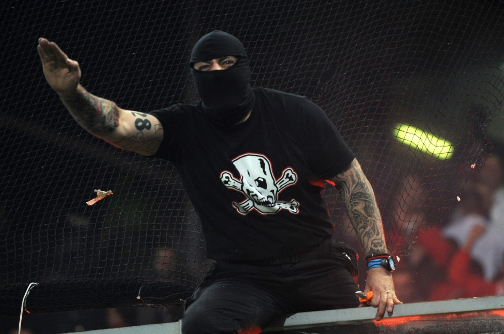 NOVI ZAKON U SRBIJI Navijači odzvonilo vam je! Biće masovnih hapšenja, kazne će biti drakonske! A ko bude nosio fantomku...