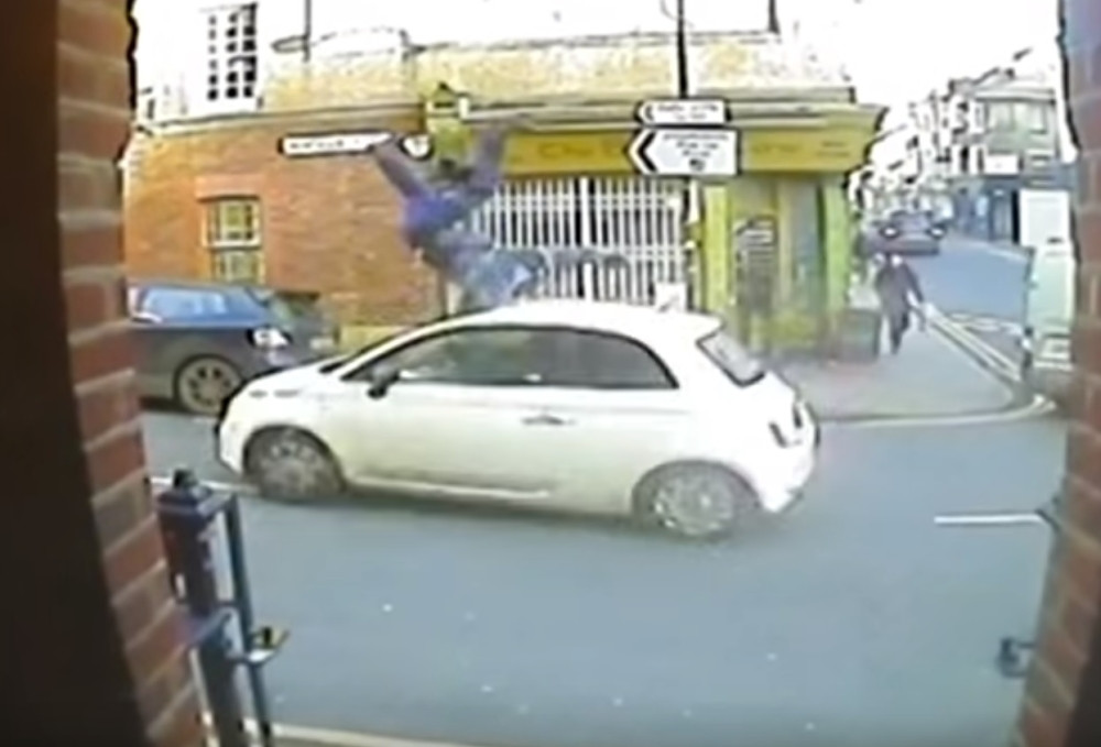 Naježićete se zbog ovog udesa! (UZNEMIRUJUĆ SNIMAK)