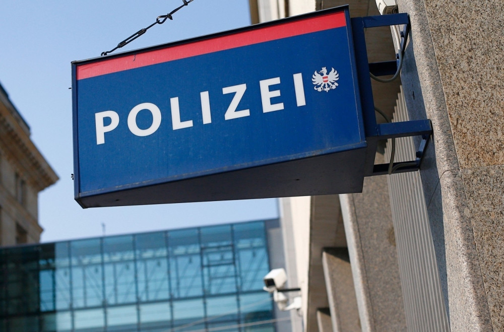 Više stotina austrijskih policajaca brine o 40.000 srpskih navijača