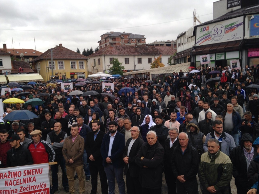 Građani protestuju u Tutinu zbog ubistva mladića
