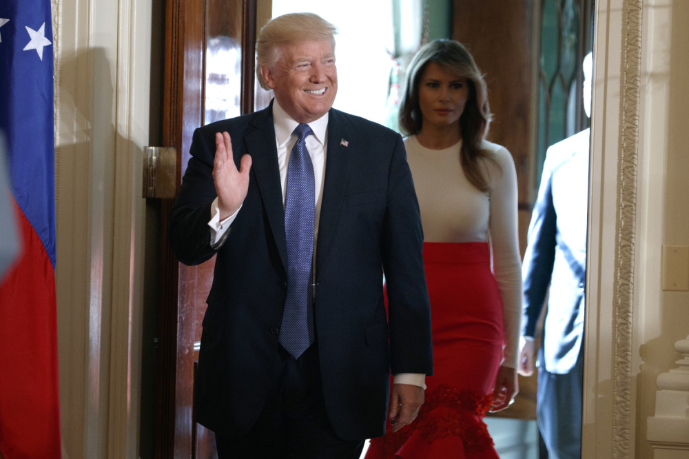 Zbog ovoga o Melanijinim grudima bruji svet (FOTO)