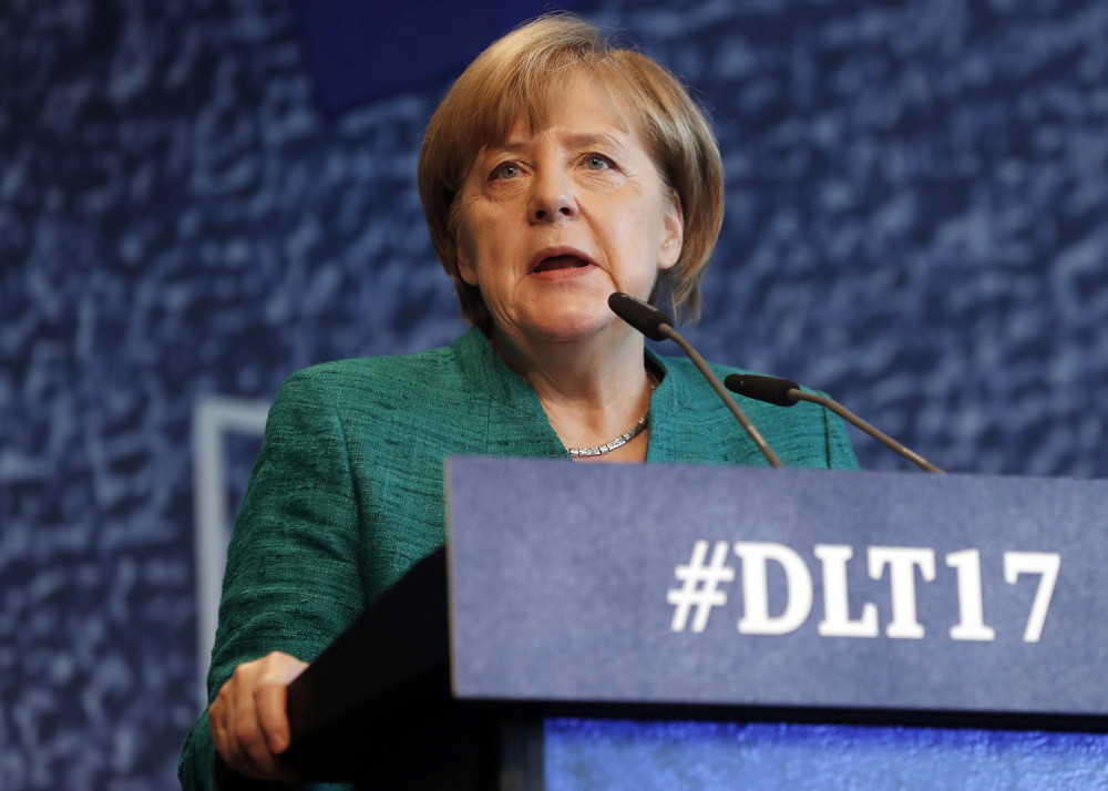 Merkel: U Nemačkoj postoje oblasti u koje ne treba ići