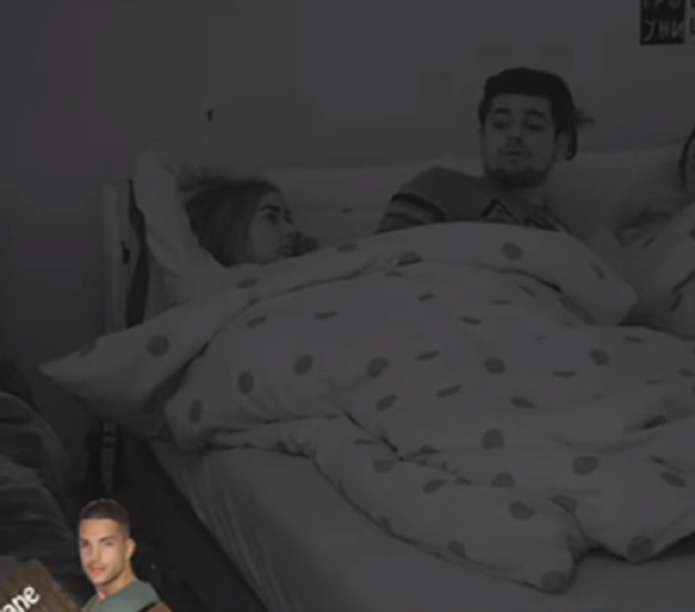 Maca ponovo završila u Borinom krevetu! (VIDEO)