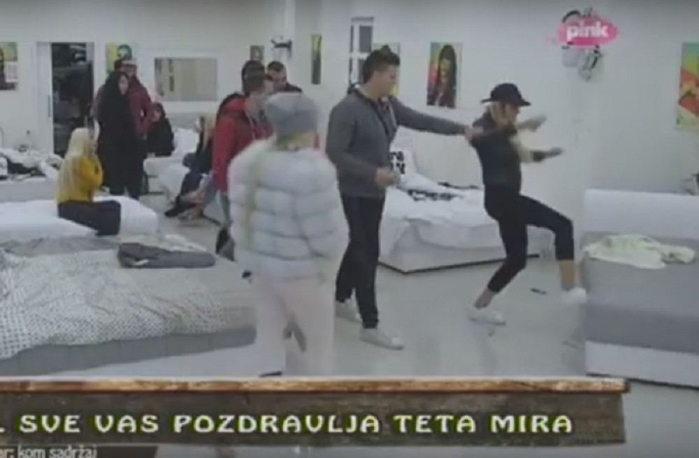 Luna šutirala stvari po kući, nisu mogli da je obuzdaju! (VIDEO)