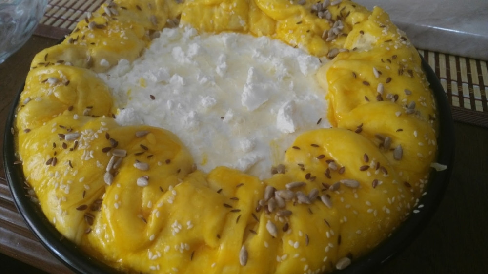 Uštinuta pogača sa mlekom i sirom! (VIDEO)