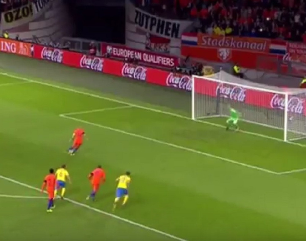 Roben izveo najgoru "panenku" ikada, ali je dao gol (VIDEO)