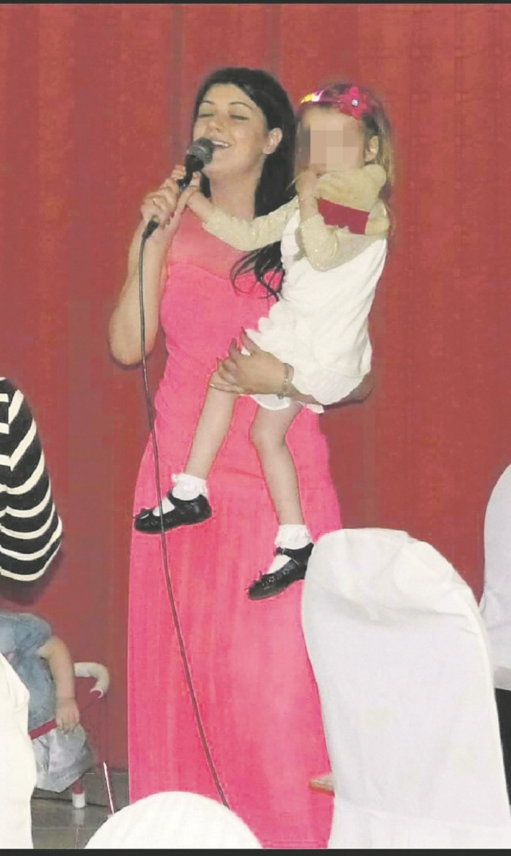 Mala Jana želi da bude pevačica kao mama