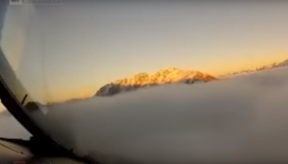 Putnici bi umrli od straha da mogu da vide isto što i piloti! (VIDEO)