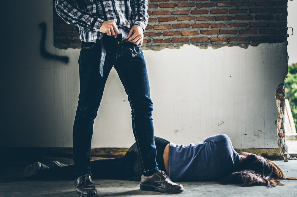 Ucenjuju se međusobno golim slikama i teraju na intimne radnje