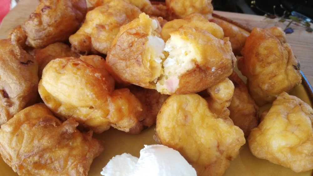 Uštipci bez kvasca koji se sami okreću! (VIDEO)