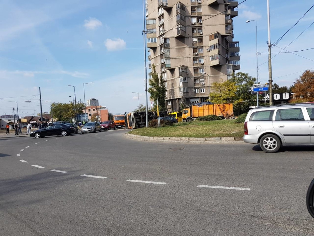 Prevrnuo se kamion na Bogosloviji