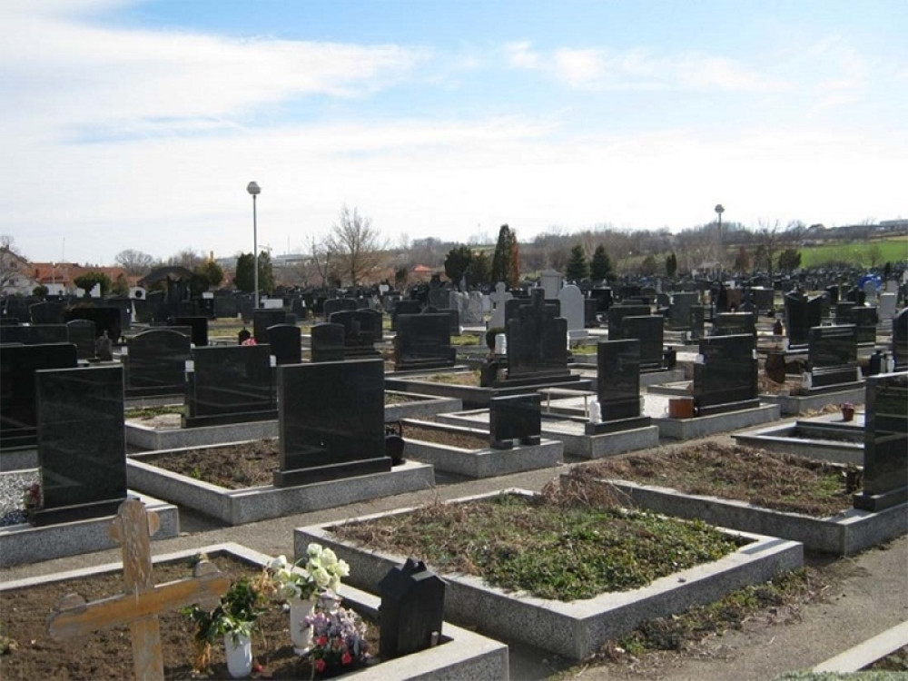 Umrla je Živadinka, Mujina komšinica s drugog...