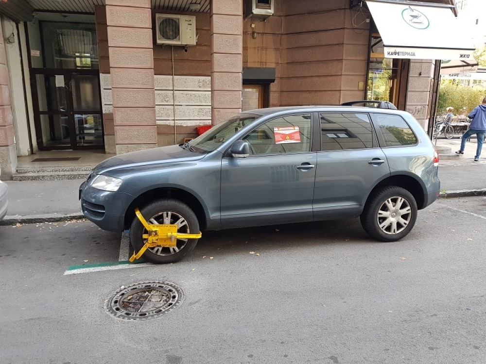 Ovako prolaze stranci koji ne plate parking u Beogradu! (FOTO)