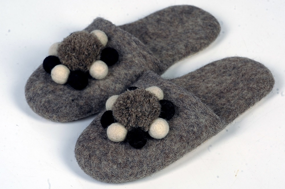 Nosite papuče? Zbog njih vas bole noge!