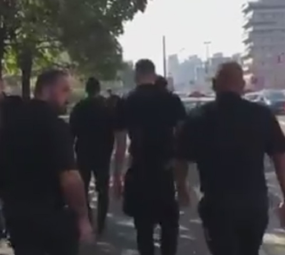 Fudbaleri Arsenala prošetali ulicama Beograda (VIDEO)