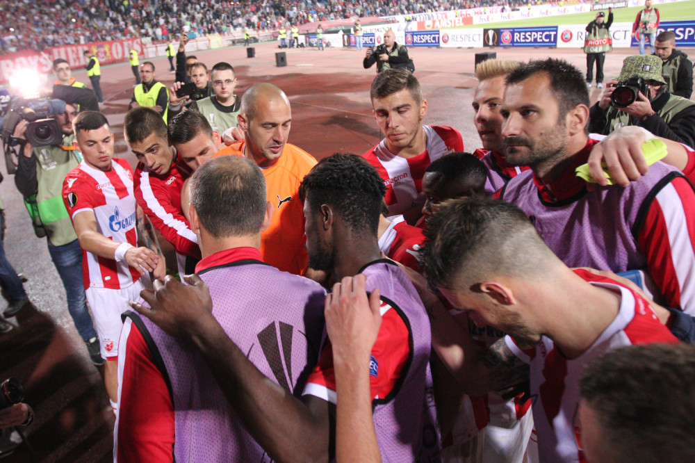 Nezasluženo, Rodić mi je pokazao da je primio lakat