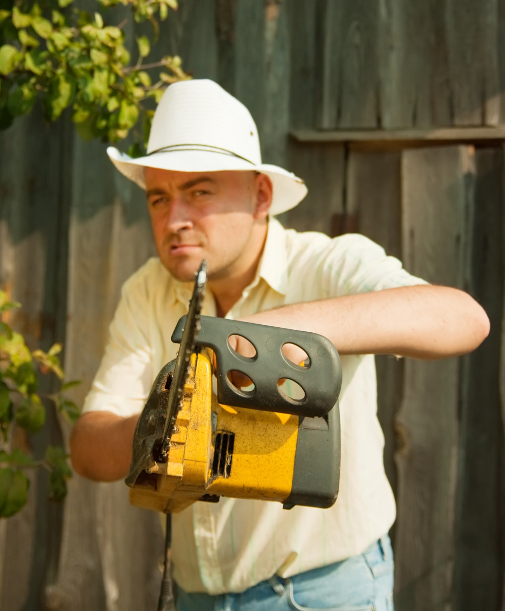 STRAŠNO~Odseći ću ti glavu motornom testerom!