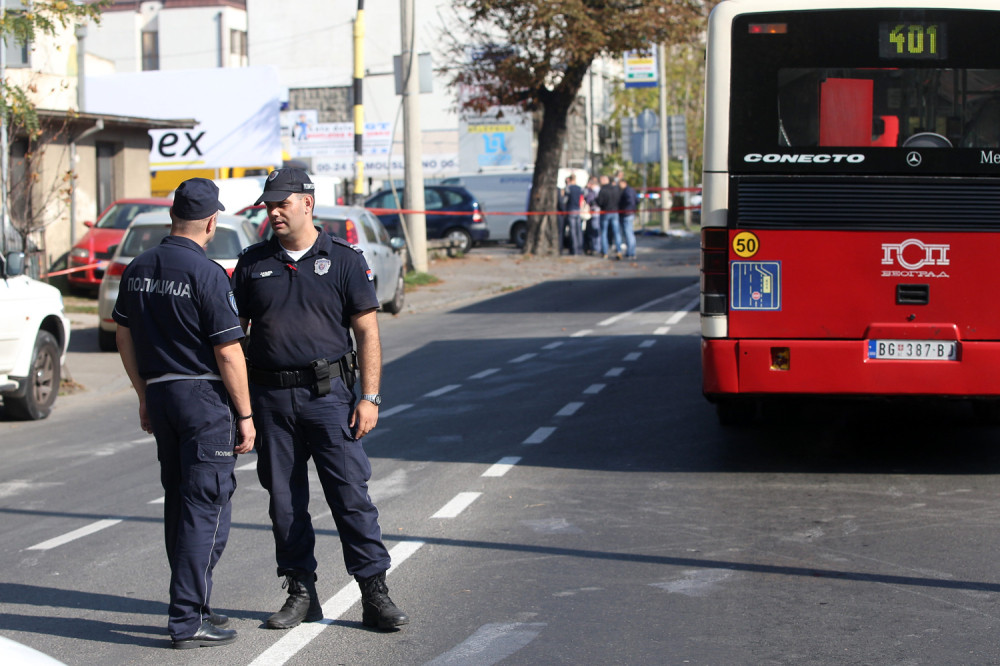 Sa ubodima od noža bežao od napadača, krv lila na sve strane! Građani prestravljeni