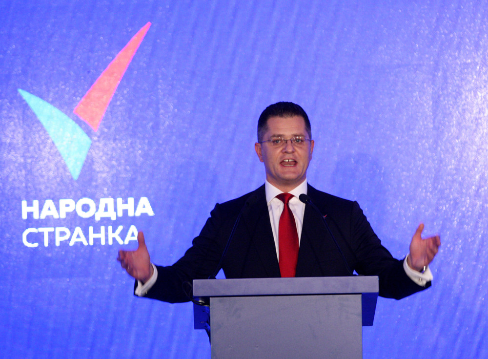 Vuk bojkotuje Đilasa!