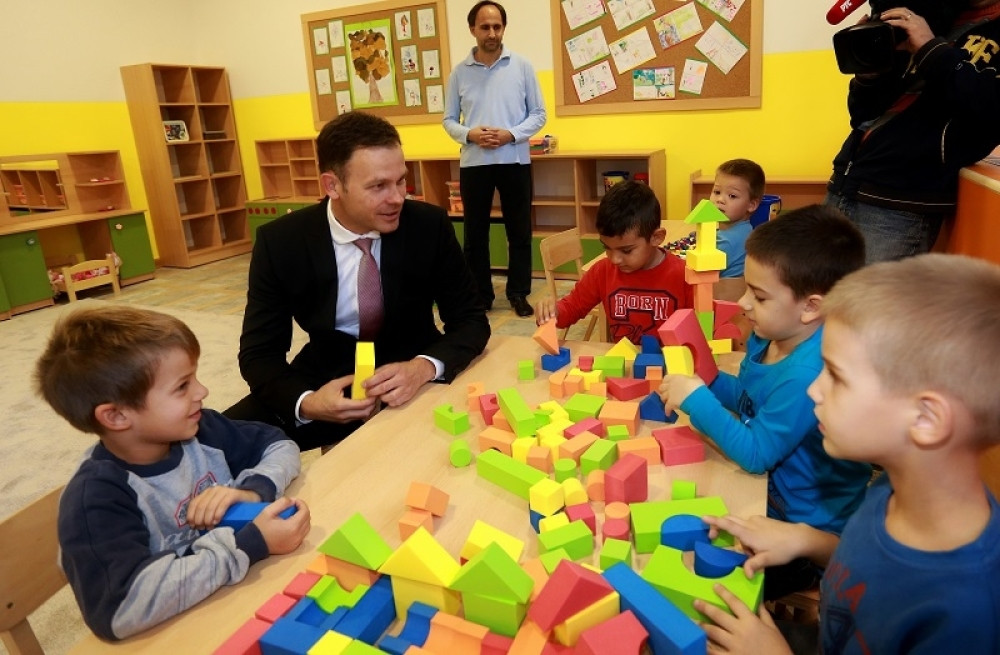 Mali sa predškolcima u školi „1.300 kaplara” (FOTO)