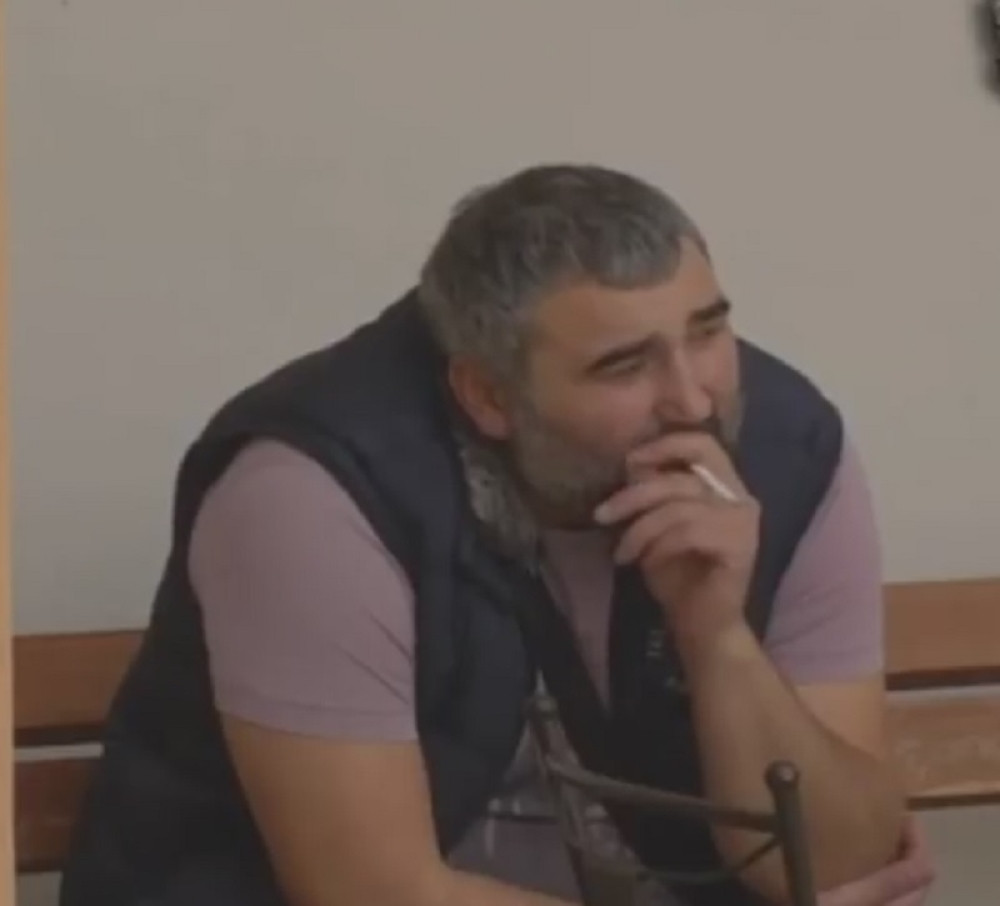 Mikiju pozlilo kada je video prizor u toaletu!