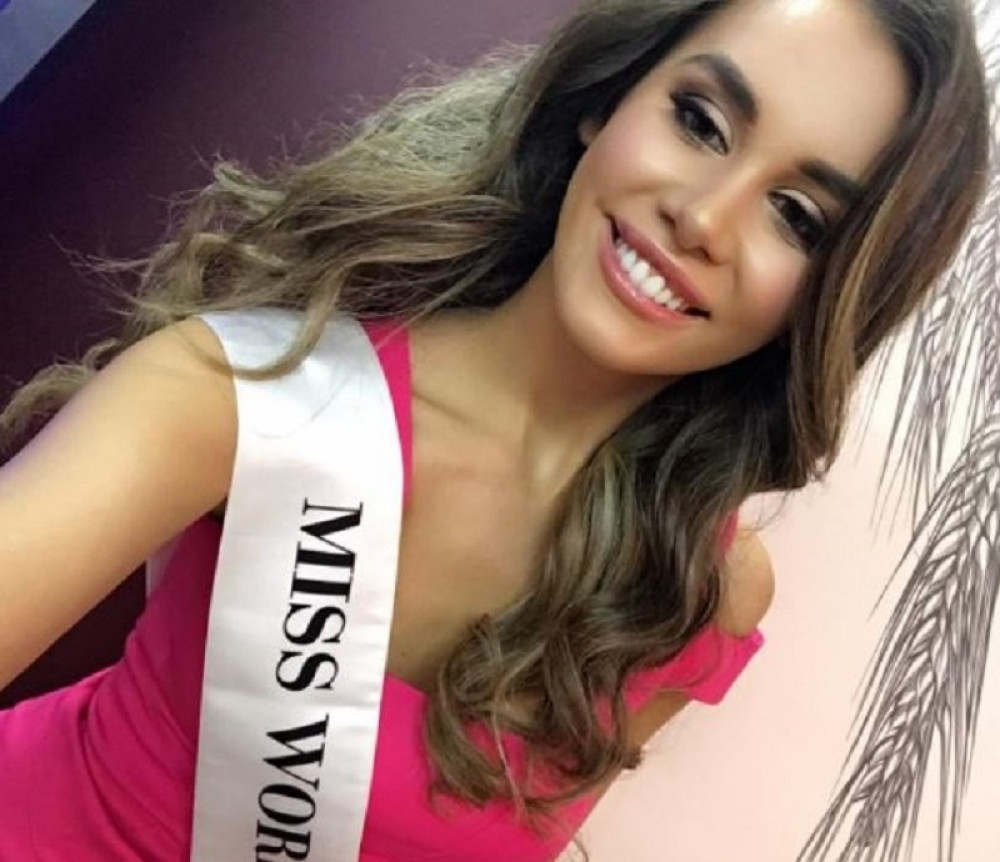 Prelepoj Esmi oduzimaju titulu zbog neverovatnog razloga (FOTO)